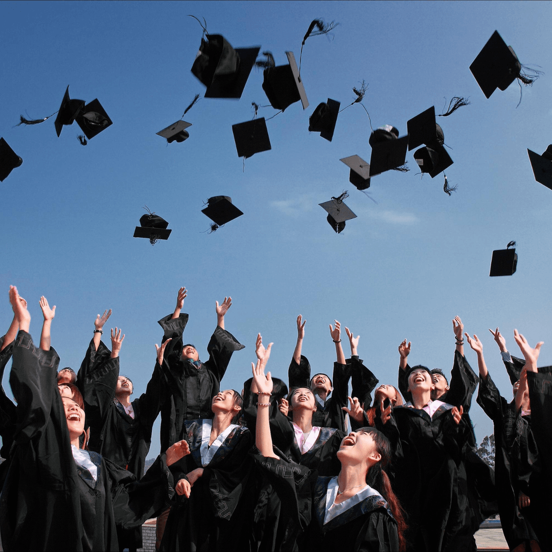 Photo d'étudiants diplômés.